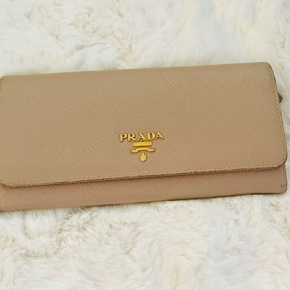 Prada Wallet - Picture 4 of 10